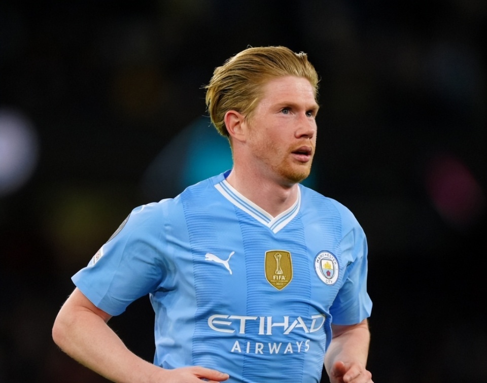 官方：孔蒂当选2025意足球盛典最佳教练，那不勒斯最佳俱乐部