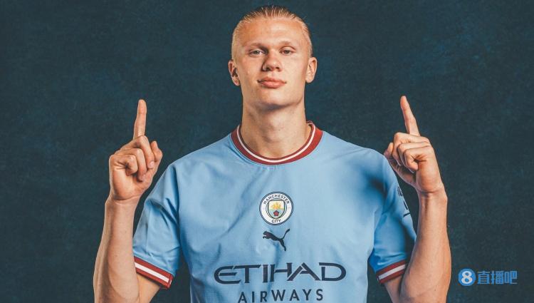 俄罗斯运动员谢尔盖-博伊在1800米高空踢球，挑战极限，引发热议。