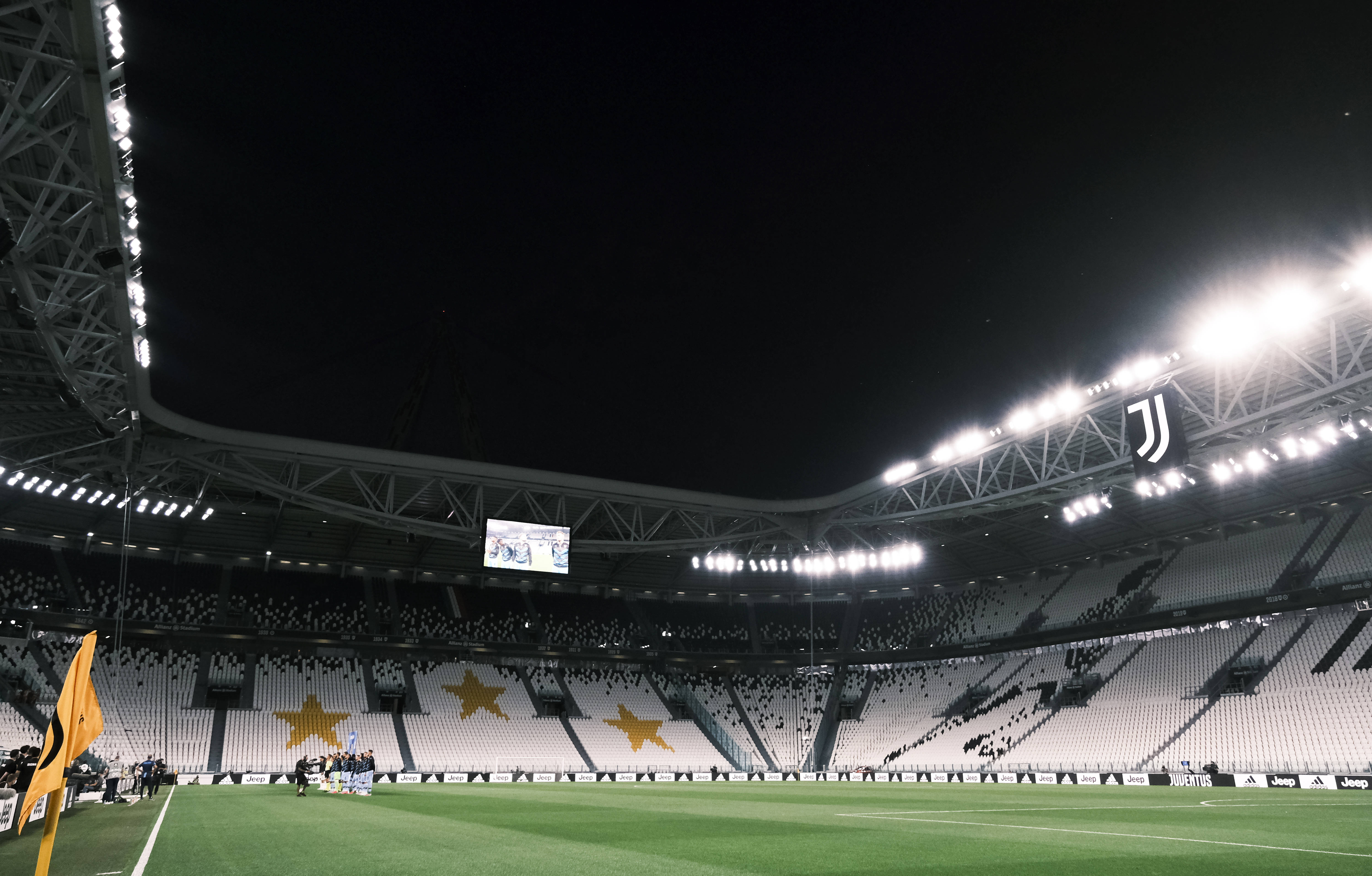 梅西：布斯克茨的退役我们之前讨论过，阿尔巴退役完全是晴天霹雳