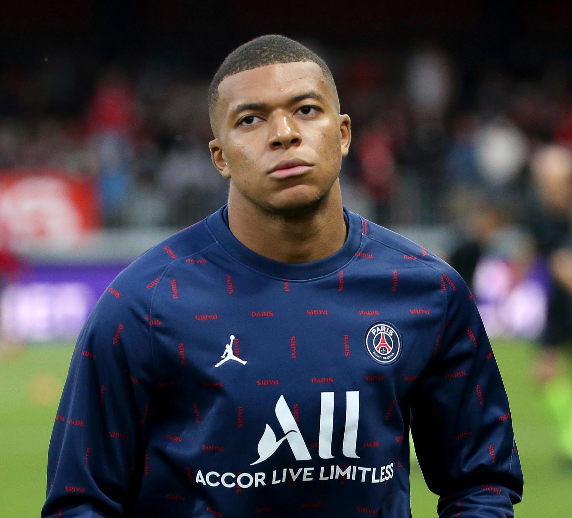 曼联明晨客战狼队，取胜可跃居第六