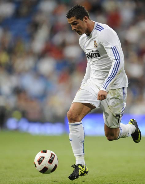 中超9／10月最佳球员候选：卡扎伊什维利、莱昂纳多、亚戈在列