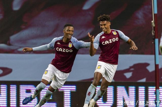 鲁尼：和特朗普打高尔夫时周围全是狙击手，还有防核逃生装置