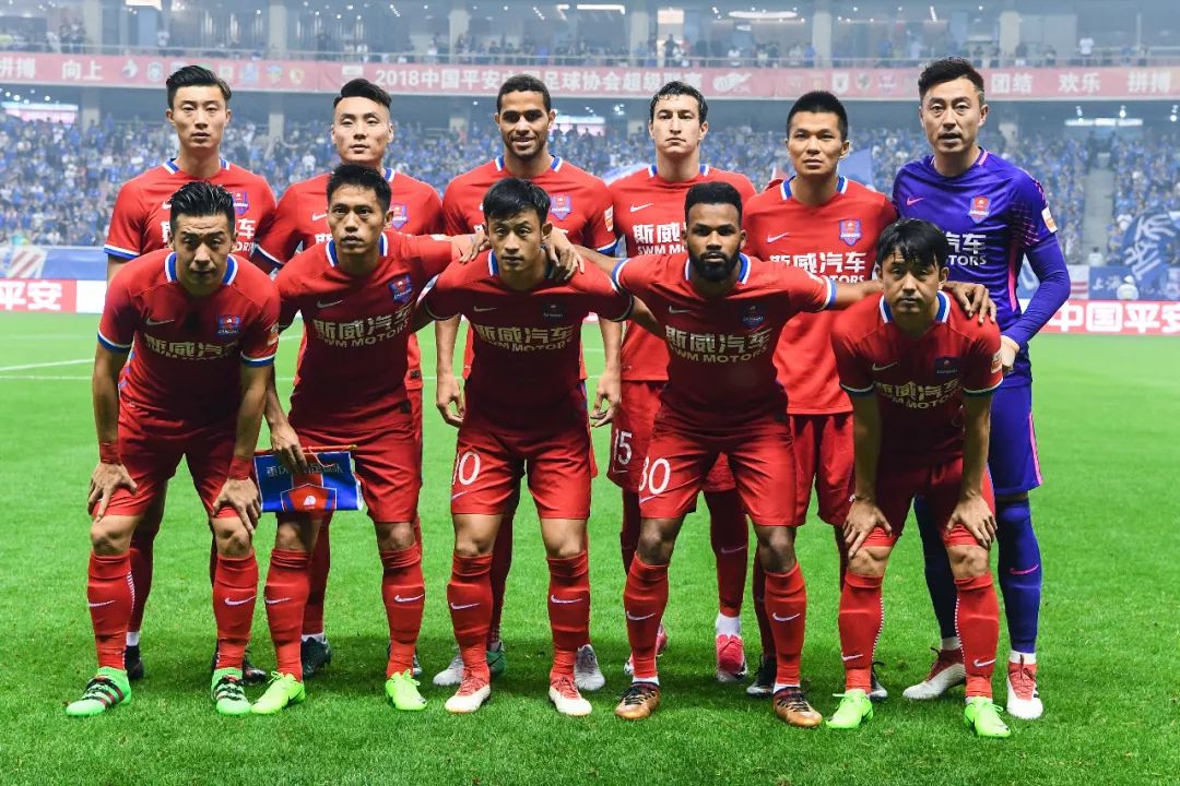 德甲半场：基尼洛斯1射1传，卡德破门，奥格斯堡2-0勒沃库森