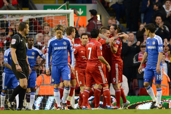 吓人，一巴拉圭球员在侏儒美洲杯头部着地后当场失去意识